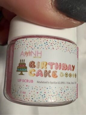 Aminnah Birthday Cake Lip Scrub! Smells just like it!! NEW